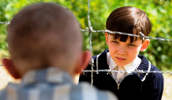 El niño con el pijama de rayas El niño con el pijama de rayas